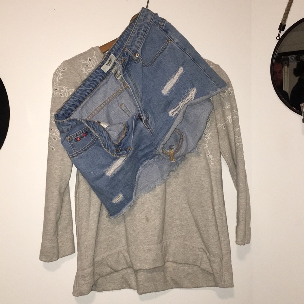 Sweater & shorts